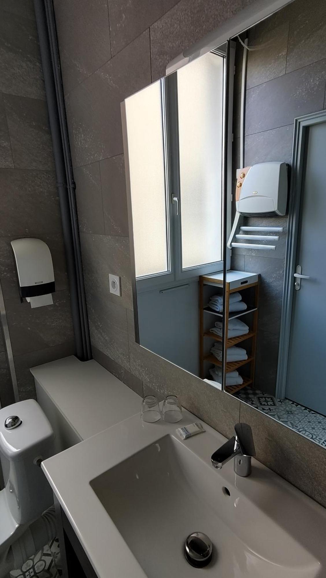Hotel Le Colibri Aix-les-Bains Bagian luar foto