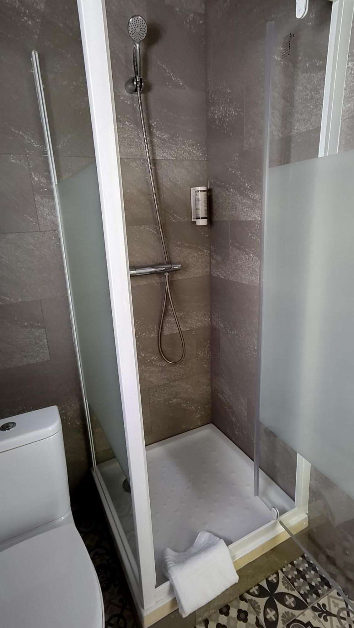 Hotel Le Colibri Aix-les-Bains Bagian luar foto