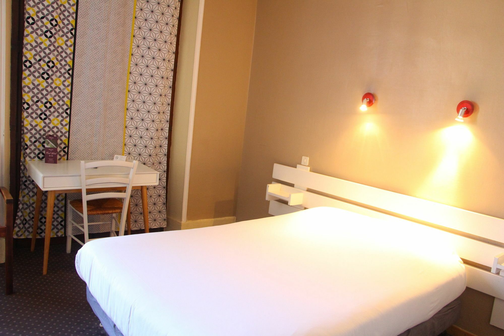 Hotel Le Colibri Aix-les-Bains Bagian luar foto